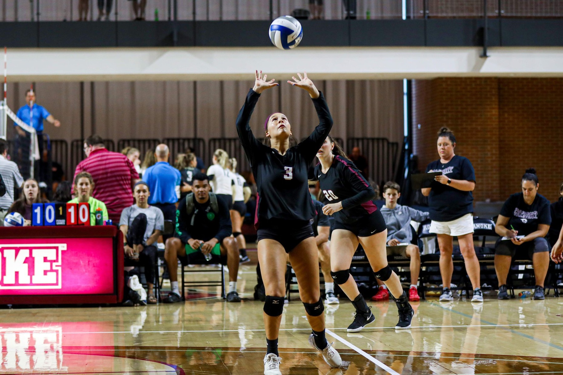 SVU Holds Off RC Volleyball on Wednesday