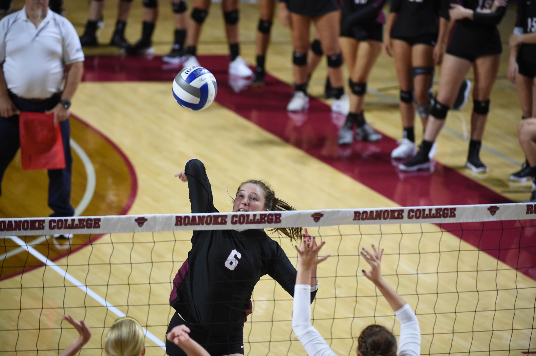 Washington and Lee knocked off Roanoke 3-0 Tuesday night in ODAC volleyball.
