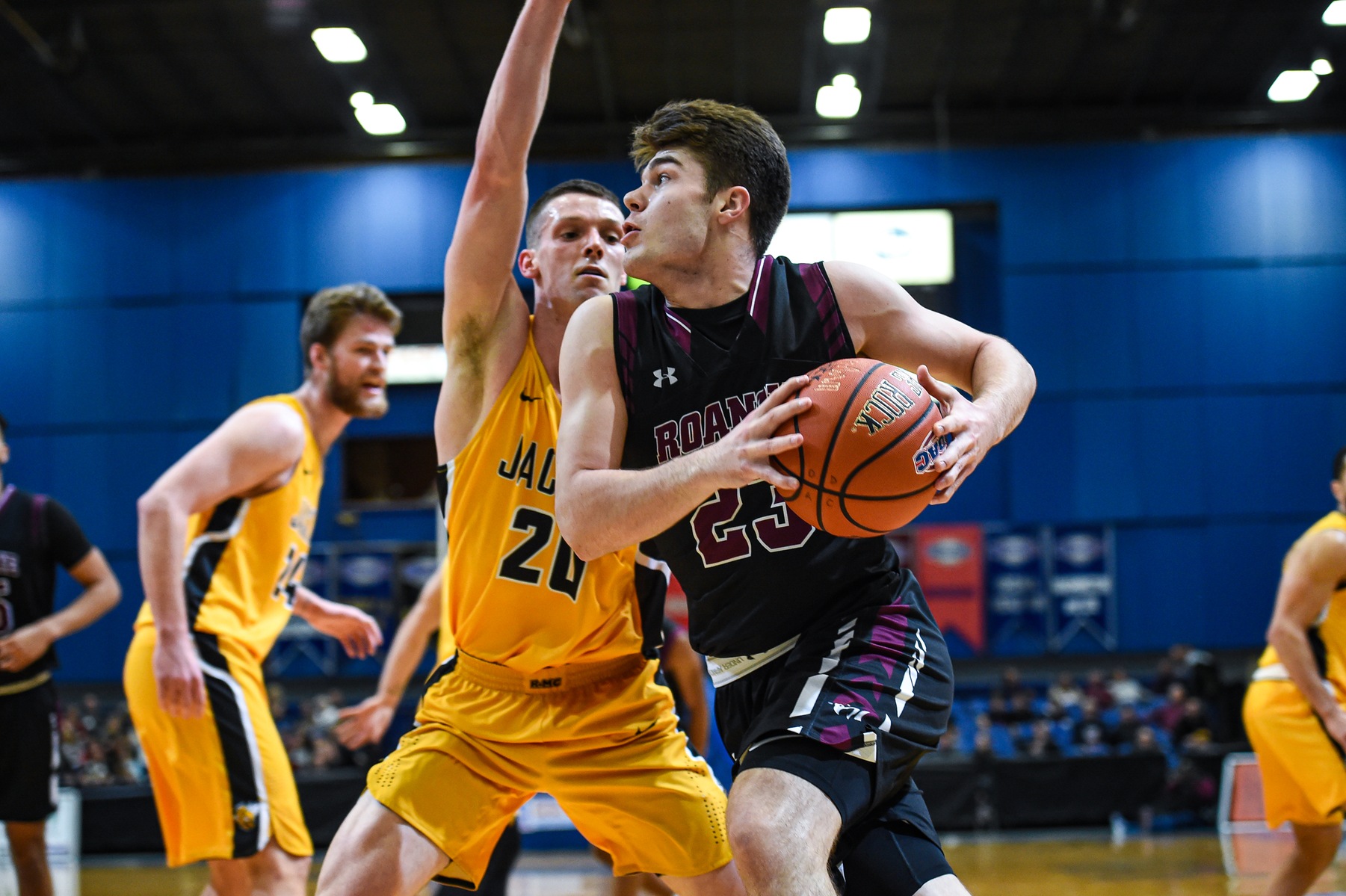 Top-seed Randolph-Macon used a 13-2 run in the final minutes of the game to escape with a 60-59 over fifth-seeded Roanoke in Semifinals of the 2020 ODAC Semifinals on Saturday.