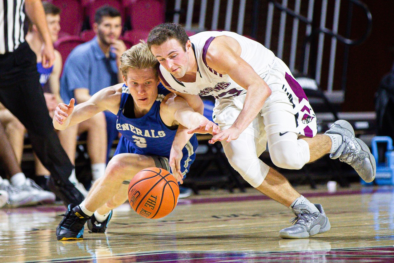 Washington and Lee knocked off Roanoke 71-50 in ODAC Men’s Basketball action Wednesday evening in Salem.