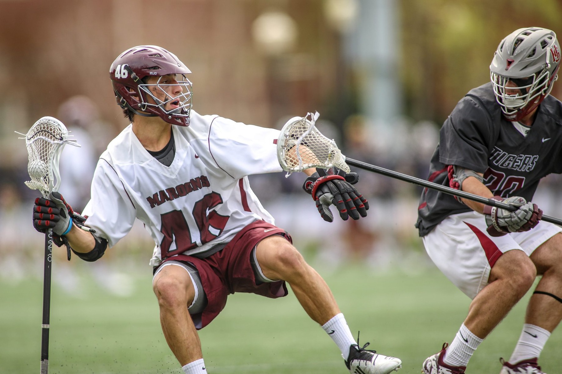 Roanoke used 11 second-half goals to knock off Kenyon 15-11 in men’s lacrosse action on Wednesday afternoon in Salem.