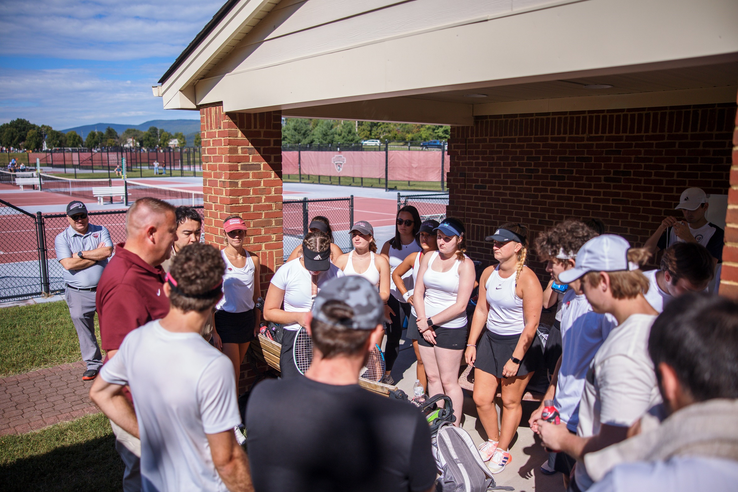 Vixens Down Maroons in ODAC Tennis Match