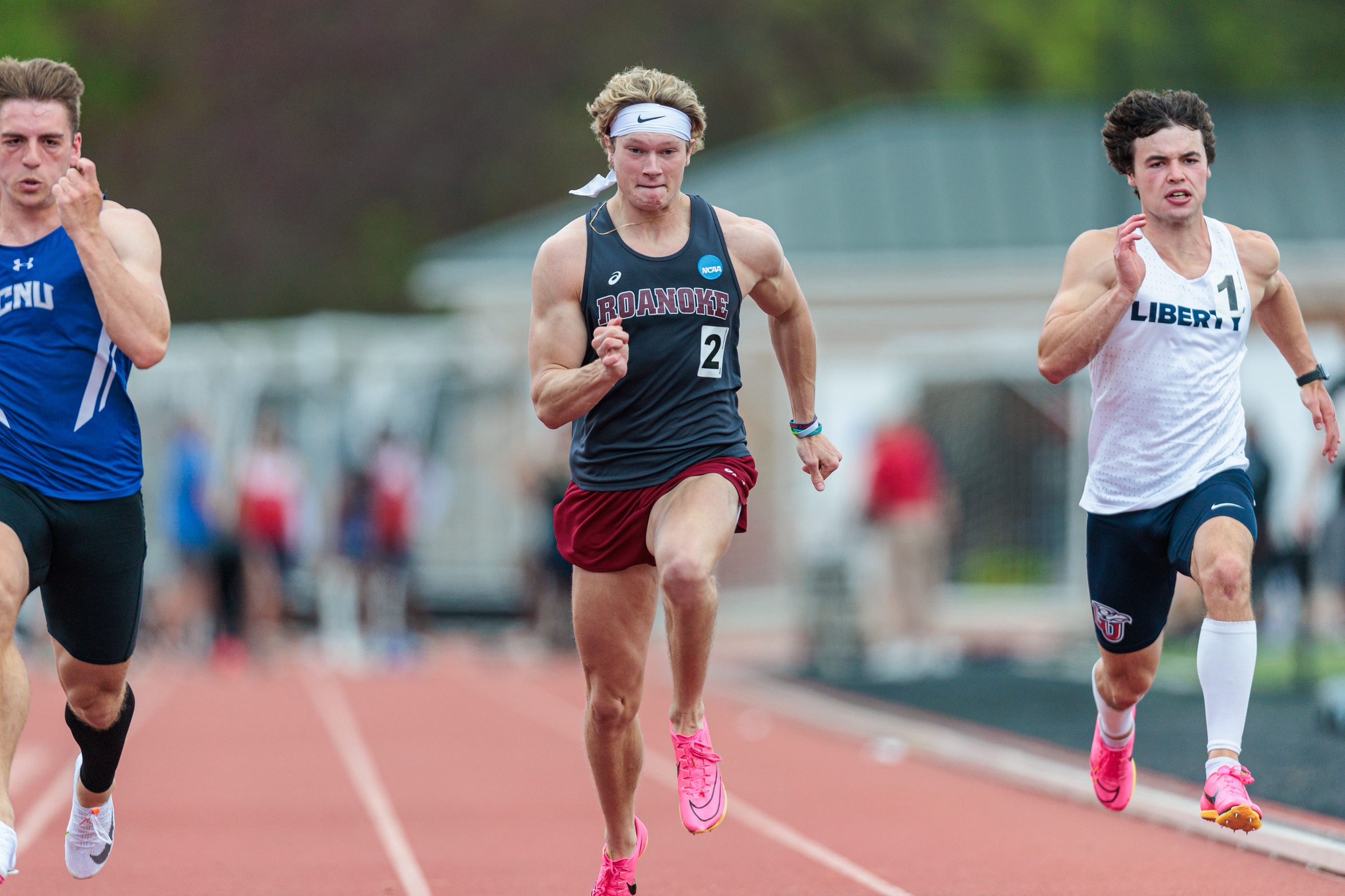 Roanoke Dominates Sprints, Places 4th at ODAC Meet