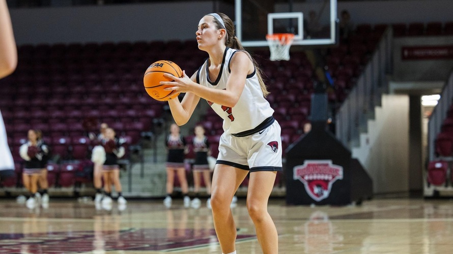 Brandstatter's 21 Points Leads Maroons Past Panthers 75-33 on the Road